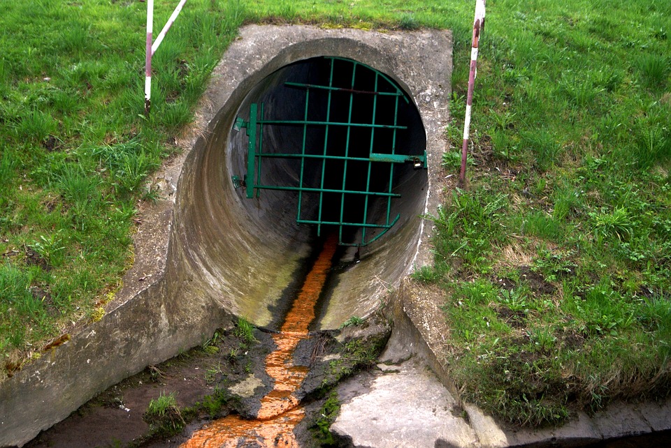 kanalizační potrubí